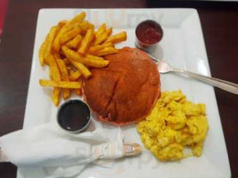 Mico's House Of Chicken Waffles Essen