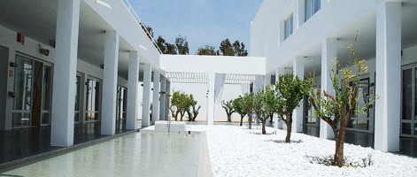 La Joconde outside